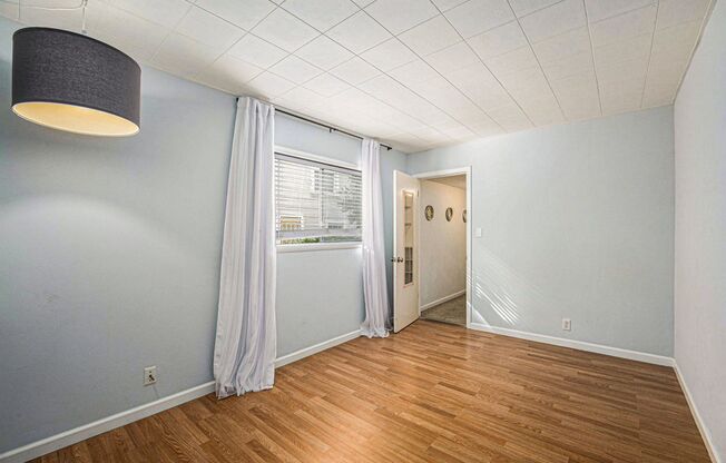 1028 Eagle Ave #B - 2+ bedroom | 1.5 bath | Lower unit