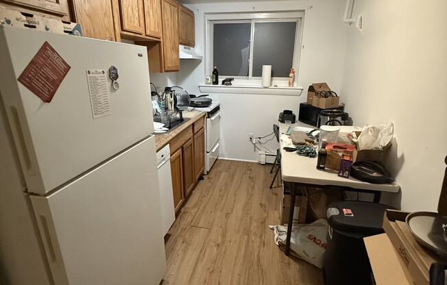 2 beds, 1 bath, $2,780, Unit 2