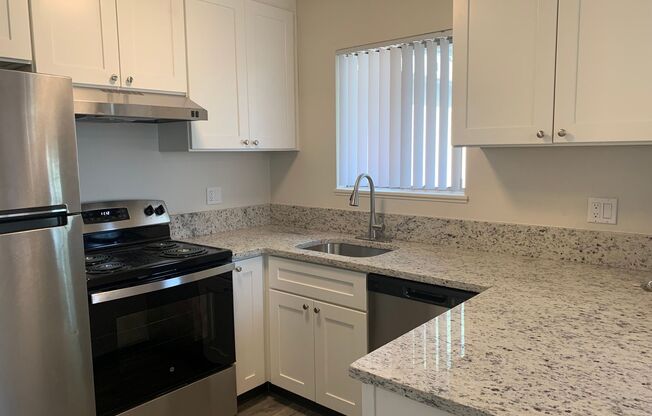 #378 LINCOLN SQUARE APARTMENTS