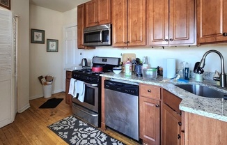 3501 W FULLERTON AVE