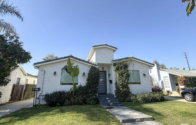2119 KELTON AVE
