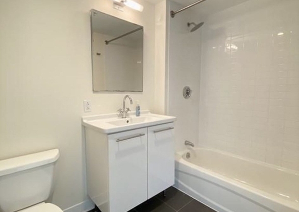 2 beds, 1.5 baths, 1,156 sqft, $5,200, Unit 910