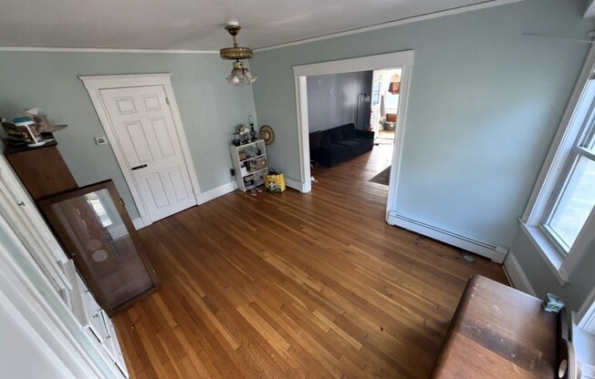 3 beds, 1 bath, 1,300 sqft, $2,700, Unit 2