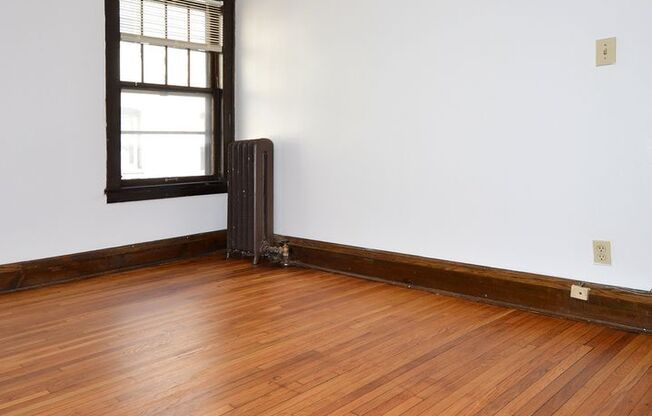 1 bed, 1 bath, 420 sqft, $940, Unit 7 - 24