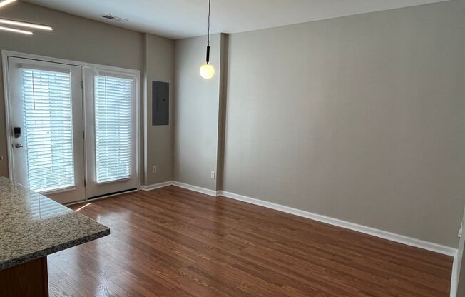 3 beds, 2.5 baths, $1,750, Unit # #D