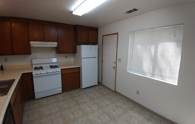 2 beds, 1.5 baths, 900 sqft, $1,125, Unit 6