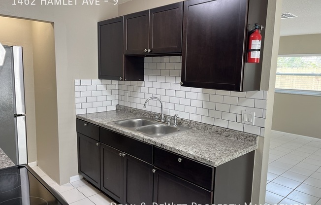 1462 HAMLET AVE