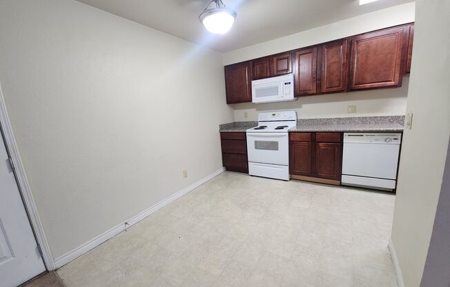 2 beds, 1 bath, $1,275