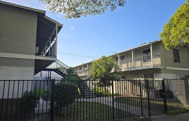 LAST 1 Bedroom/ 1 Bathroom Apartment Available!