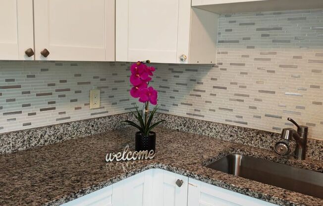 Charming 2-Bedroom Duplex Near Fossil Park – Comfort, Convenience & Culture!