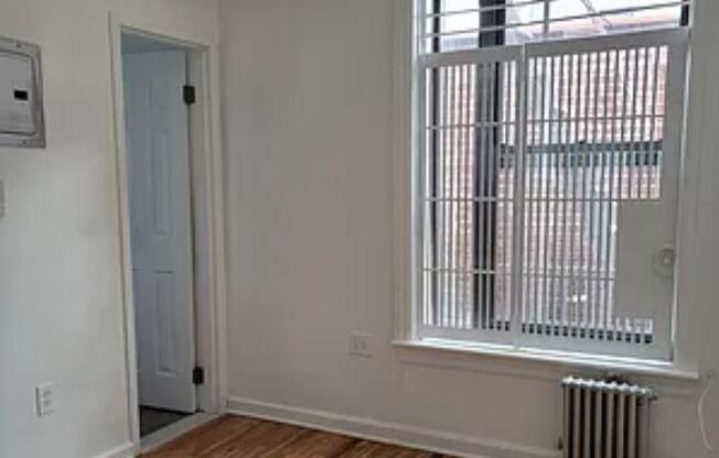 537 W 133 ST