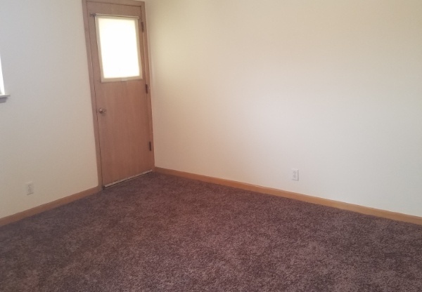 7130 W CHAMBERS CT