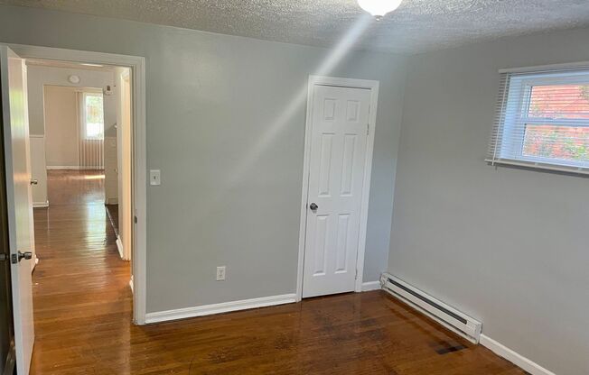 1 bed, 1 bath, 800 sqft, $850, Unit 4