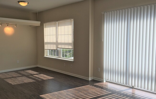 Studio, 1 bath, 549 sqft, $1,299, Unit 208