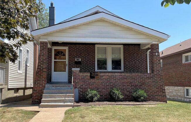 Open floor plan in ideal south city location