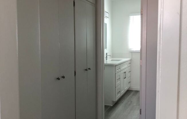 1 bed, 1 bath, $2,295, Unit 5355-11