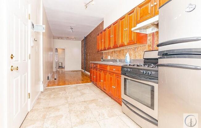 2 beds, 1 bath, $3,300, Unit 3L