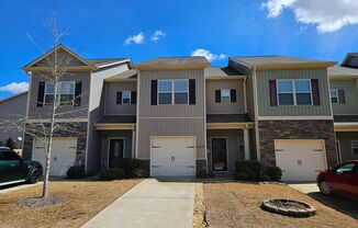 Nice 3 bed 2.5 bath Townhouse located in Acworth
