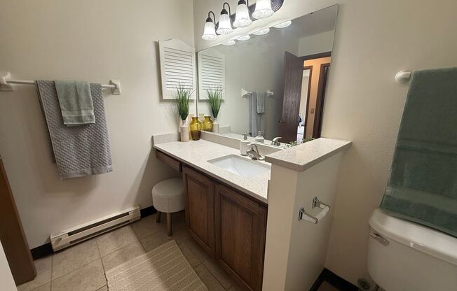 2 beds, 1 bath, 965 sqft, $1,650, Unit 7601CB