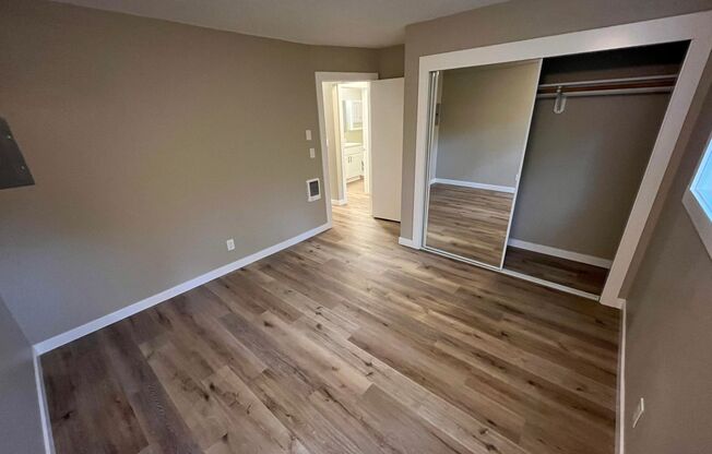 2 beds, 1 bath, 727 sqft, $1,695, Unit 24