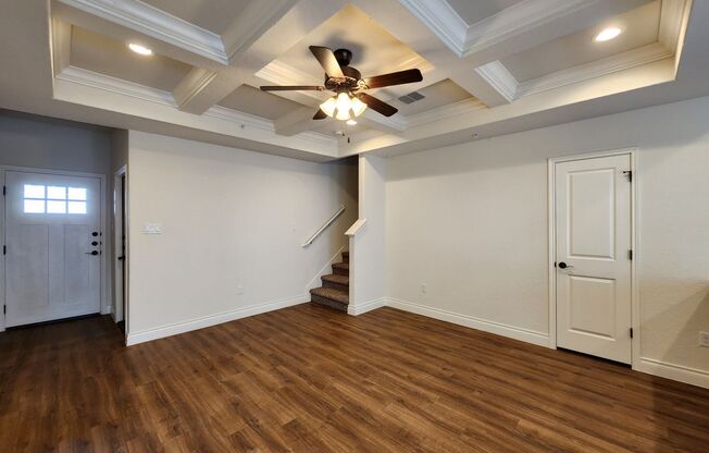 3/2.5/1.5 / Easy Access to IH 35 / Fridge, Washer, Dryer Included/ Fenced in Yard / NBISD