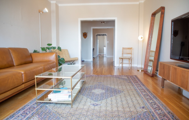 434 W ROSCOE ST