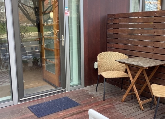 1 bed, 1.5 baths, 948 sqft, $4,150, Unit 133
