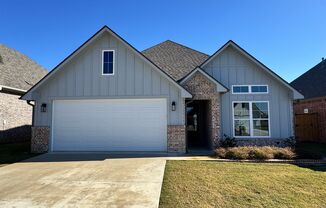 4 beds, 2.5 baths, $2,895