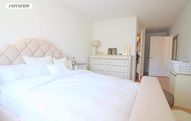 2 beds, 2 baths, $8,400, Unit 5D