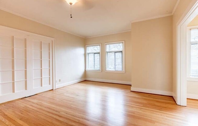 Studio, 1 bath, 425 sqft, $1,275, Unit 212