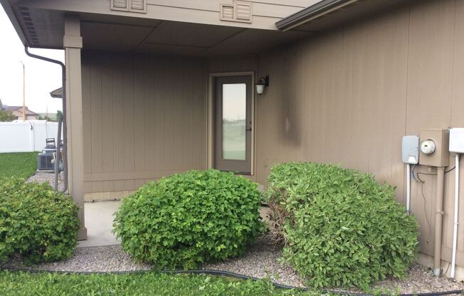 Lovely Townhouse for Rent in South Heart