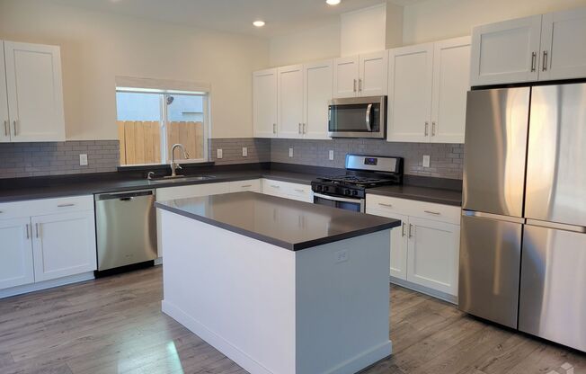 MOVE IN SPECIALL!!! $500 OFF FIRST MONTH'S RENT!