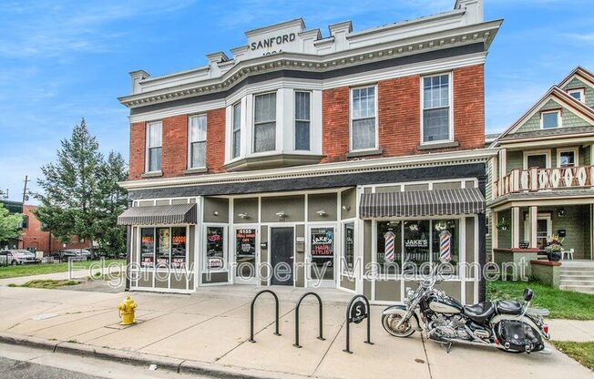 1153 MADISON AVE SE