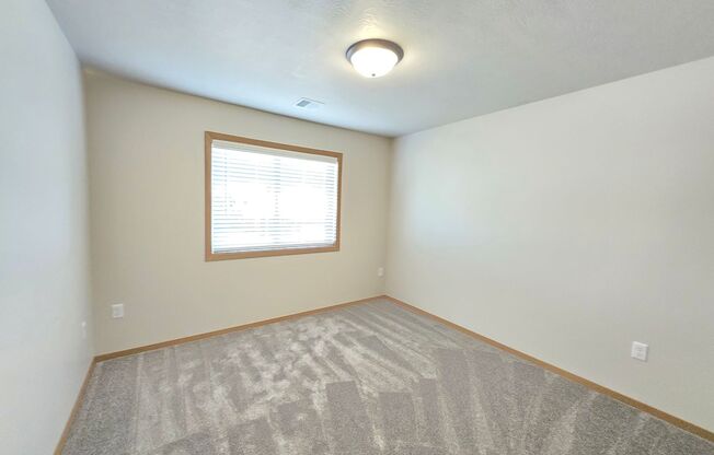 2 beds, 1 bath, 1,090 sqft, $1,230, Unit 3500 206