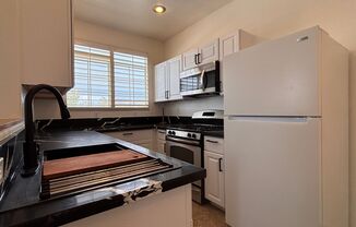 2 beds, 2 baths, $1,495, Unit Unit 724