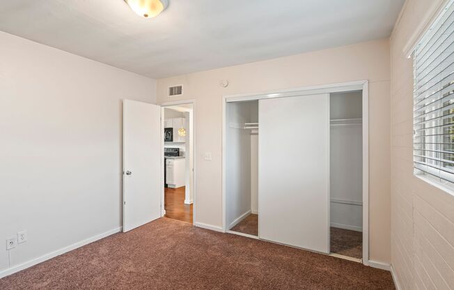 1 bed, 1 bath, $825, Unit 6