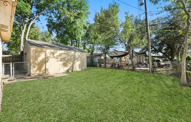 3 beds, 1 bath, $1,295
