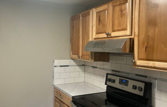 2 beds, 1 bath, 788 sqft, $1,395, Unit 1895B