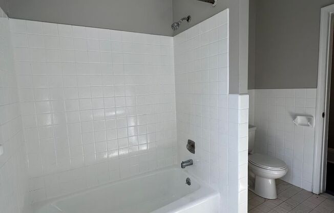 2 beds, 1 bath, 950 sqft, $1,650, Unit 3