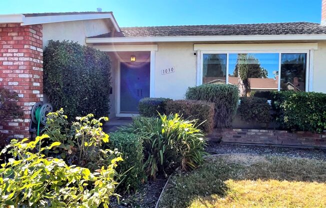 3BD/2BA - Charming Home with Modern Upgrades in a Cozy Neighborhood