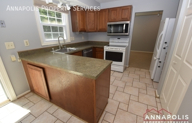 1915 RIDGEWOOD RD