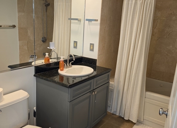 1 bed, 1 bath, 750 sqft, $4,000, Unit 2205