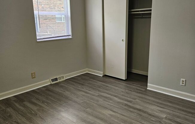 2 beds, 1 bath, 908 sqft, $835, Unit 5003 Sycamore