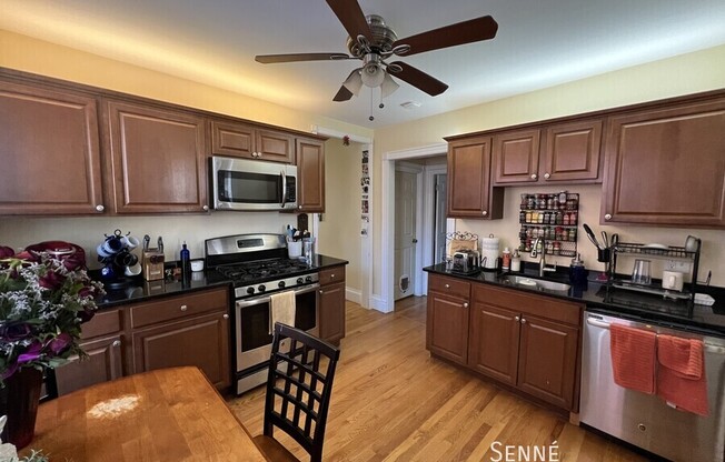 383 HIGHLAND AVE