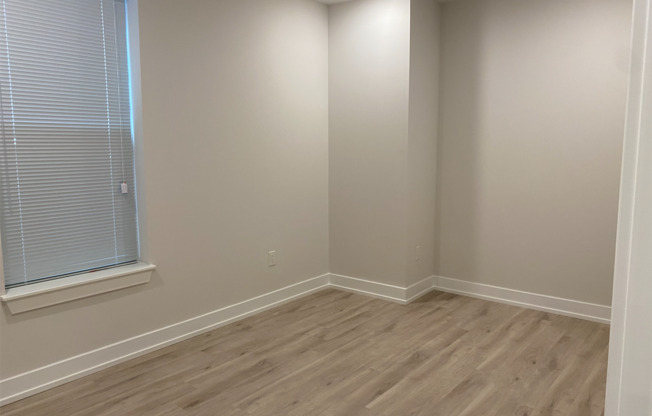 2 beds, 1 bath, 820 sqft, $2,220, Unit A202