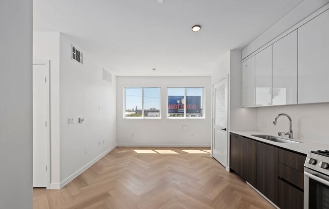 Studio, 1 bath, 553 sqft, $3,185, Unit 401