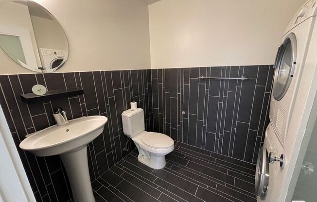 1 bed, 1.5 baths, 1,024 sqft, $3,542, Unit 304