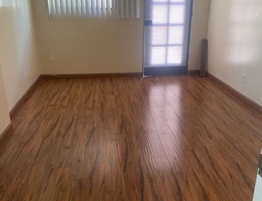 Studio, 1 bath, 300 sqft, $1,999, Unit 5