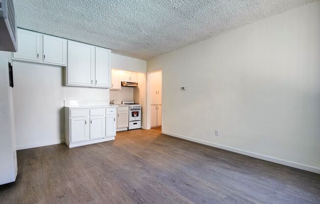 1 bed, 1 bath, 407 sqft, $1,695, Unit 0001