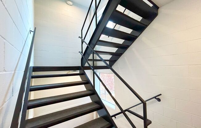 1 bed, 1 bath, 607 sqft, $1,395, Unit 105